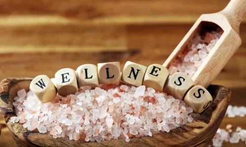 5f75f96f912f0a1dbe88f295_Natuaralcosmeticswithpinkhimalayanspasalt